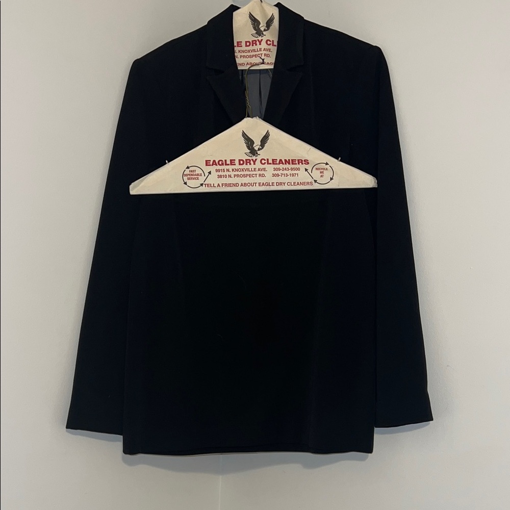 The limited Classic Black Women's blazer and skirt set sz S/6